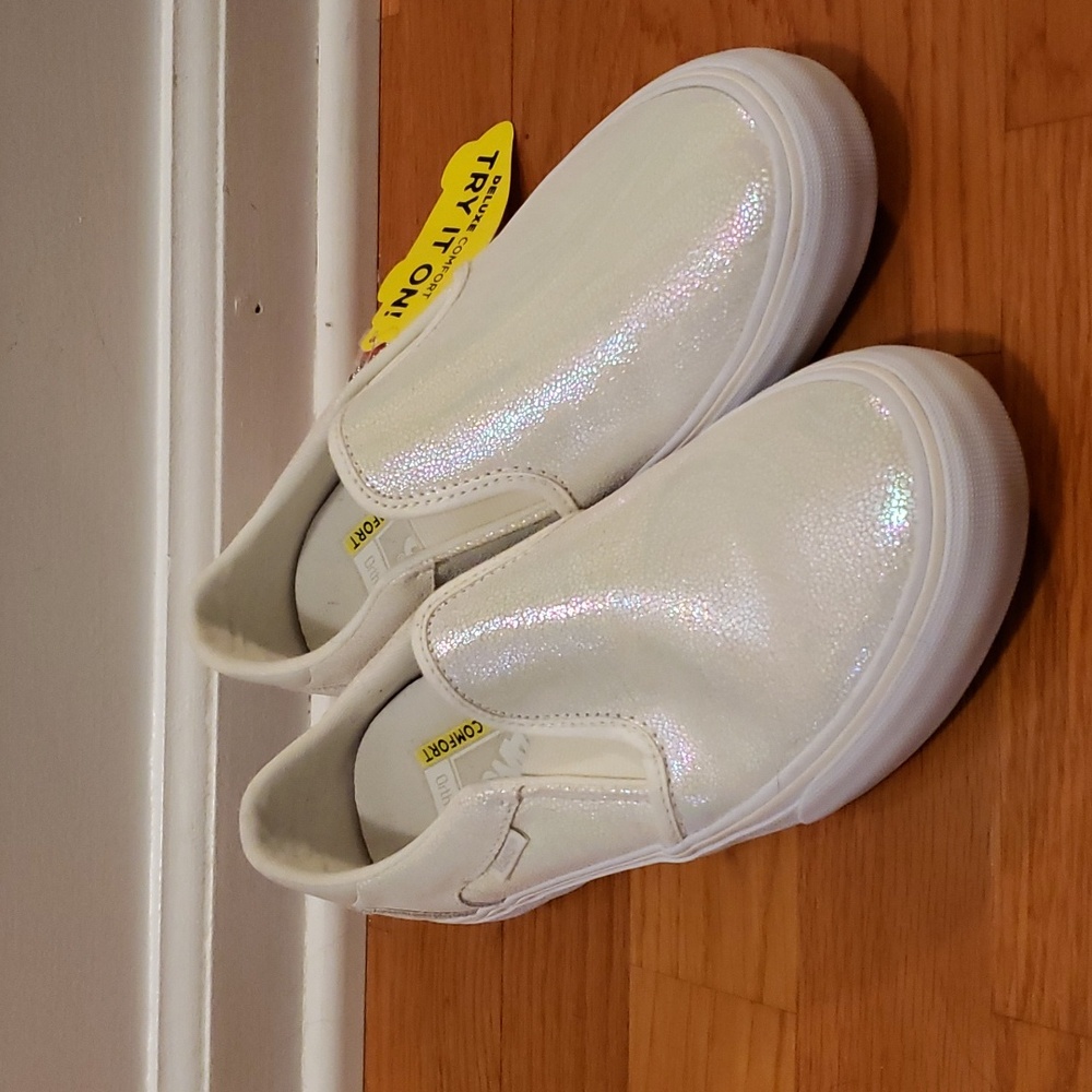 Vans Womens Asher Iridescent Slip on sneakers NWOT
